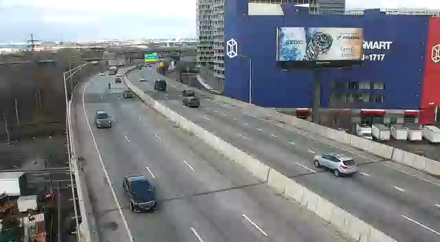 Traffic Cam I-678 at Avery Avenue - Southbound