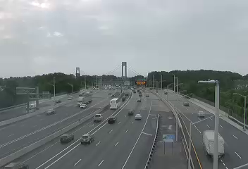 Traffic Cam I-278 at Fingerboard Road - Eastbound