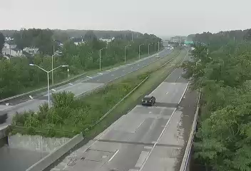 Traffic Cam NY440 at Woodrow Road - Southbound