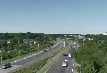 Traffic Cam NY440 at Rossville Avenue - Southbound