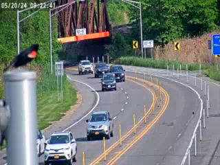 Traffic Cam NY-370 east of Railroad Bridge (Parkway) - Eastbound