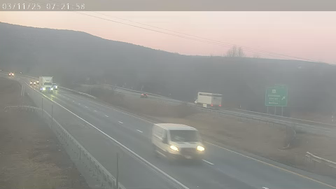 Traffic Cam I-81 north of Exit 16 (Nedrow)