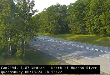 Traffic Cam I-87 Median - North of Hudson River Queensbury - Northbound
