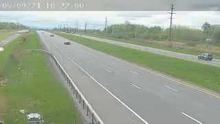 Traffic Cam I-81 south of Exit 31 (Brewerton) - Northbound